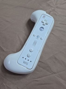 Nintendo Wii Remote Control with Wii Motion Plus Grip Attachment, TESTED